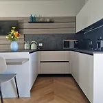 Appartamento Moretti Piano Secondo *