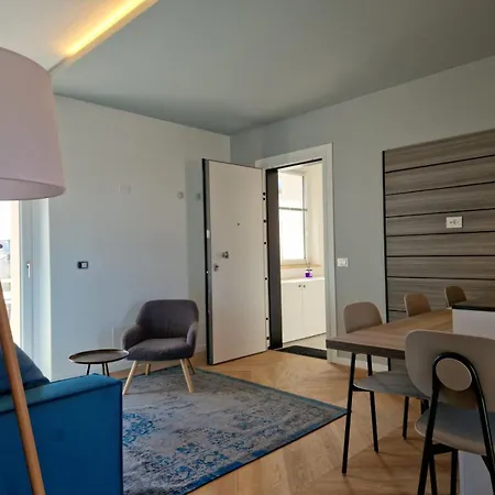 Moretti Piano Secondo Apartment *